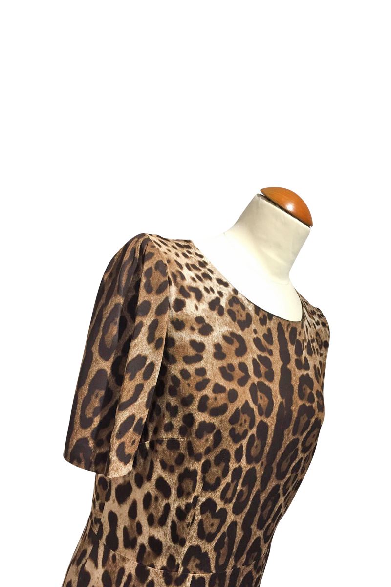 https://bo.fuzao.com.pt/FileUploads/Produtos/fuzao_dg_vestido-animal-print_b005n05_03.jpg