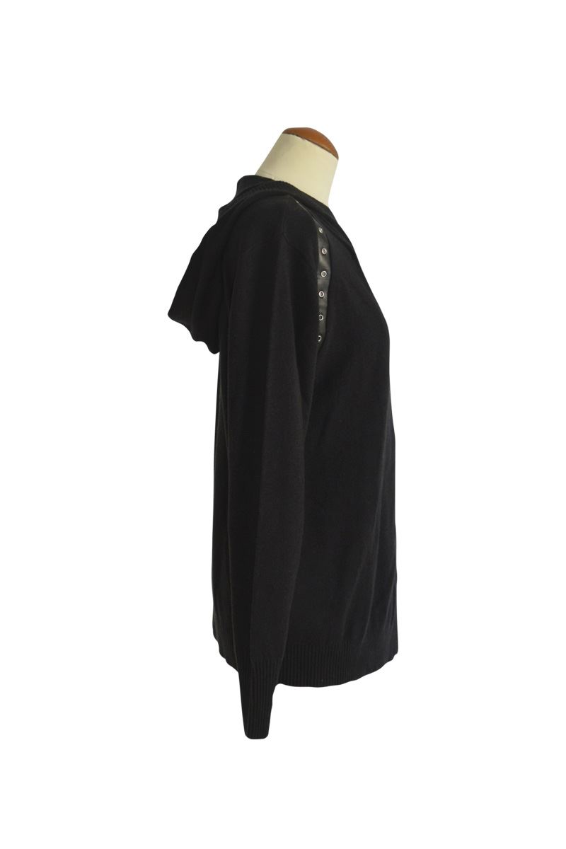 https://bo.fuzao.com.pt/FileUploads/Produtos/fuzao_diesel_camisola-senhora_d00sn08_preto_02.jpg