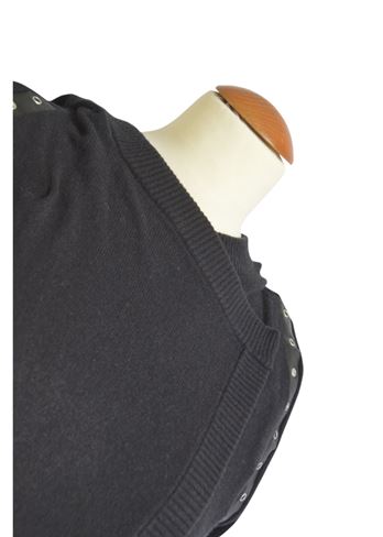 https://bo.fuzao.com.pt/FileUploads/Produtos/fuzao_diesel_camisola-senhora_d00sn08_preto_04_thumb.jpg