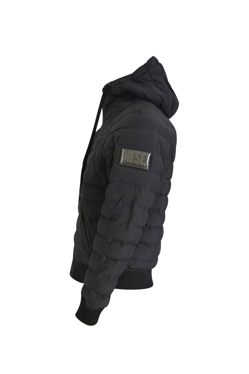 https://bo.fuzao.com.pt/FileUploads/Produtos/fuzao_diesel_casaco-capuz_d00sw5t_preto_02.jpg