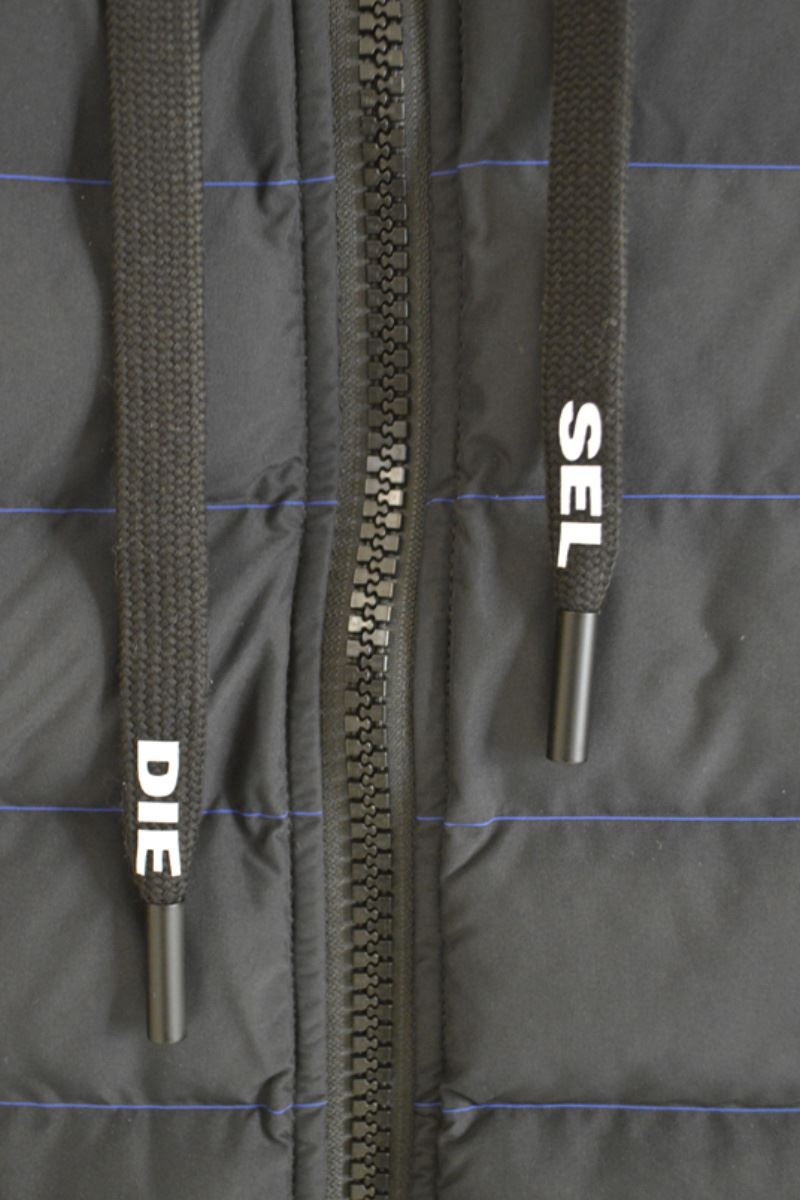 https://bo.fuzao.com.pt/FileUploads/Produtos/fuzao_diesel_casaco-capuz_d00sw5t_preto_05.jpg