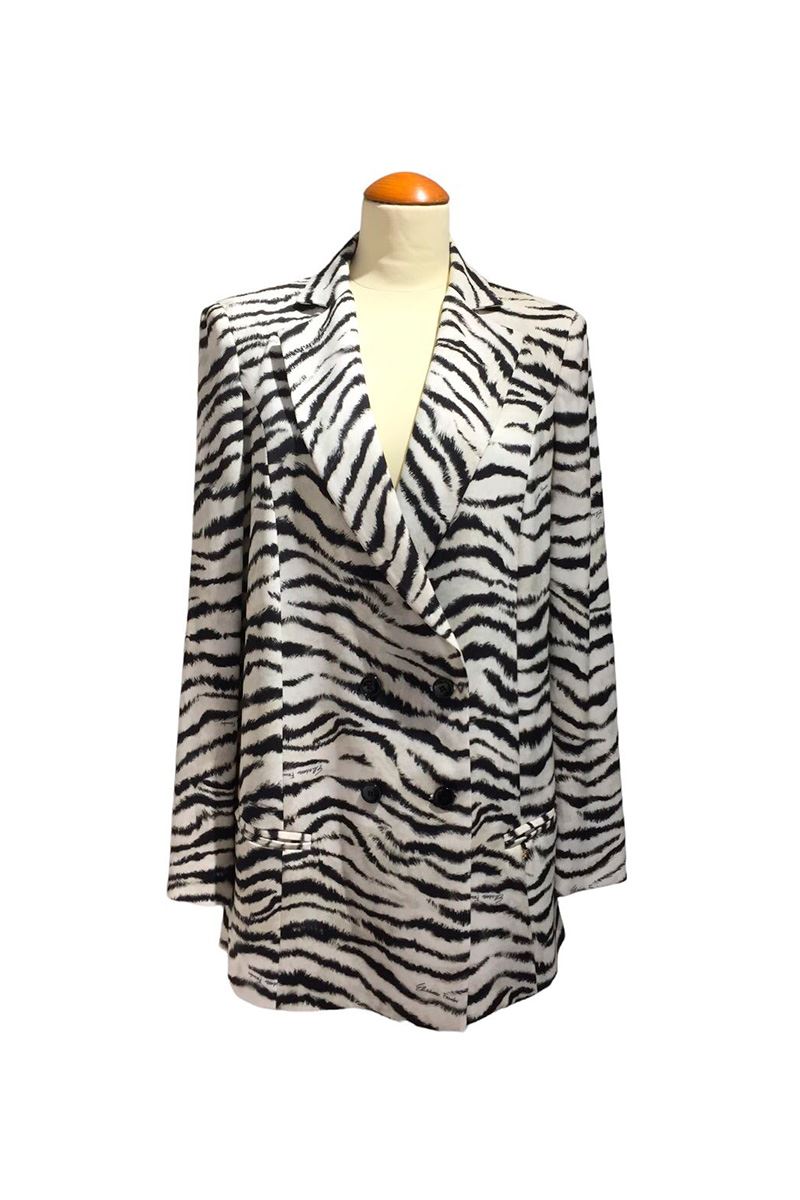 https://bo.fuzao.com.pt/FileUploads/Produtos/fuzao_elisabetta-franchi_casaco-senhora-estampado-zebra_d024v36_01.jpg