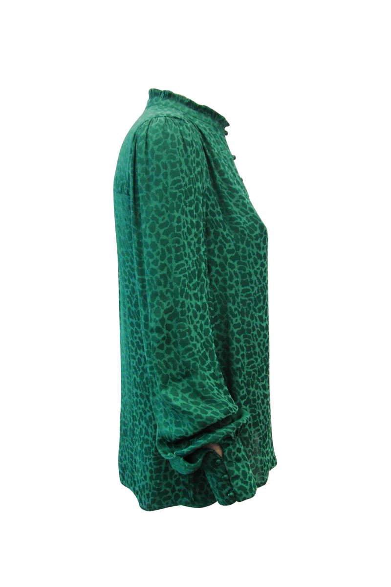 https://bo.fuzao.com.pt/FileUploads/Produtos/fuzao_morgan_blusa_mgcorry._verde_03.jpg