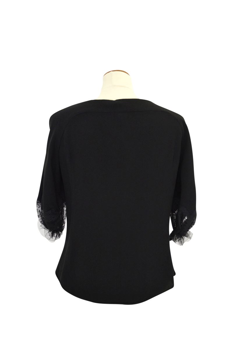 https://bo.fuzao.com.pt/FileUploads/Produtos/fuzao_red_valentino_blusa-preta_am11331_03.jpg