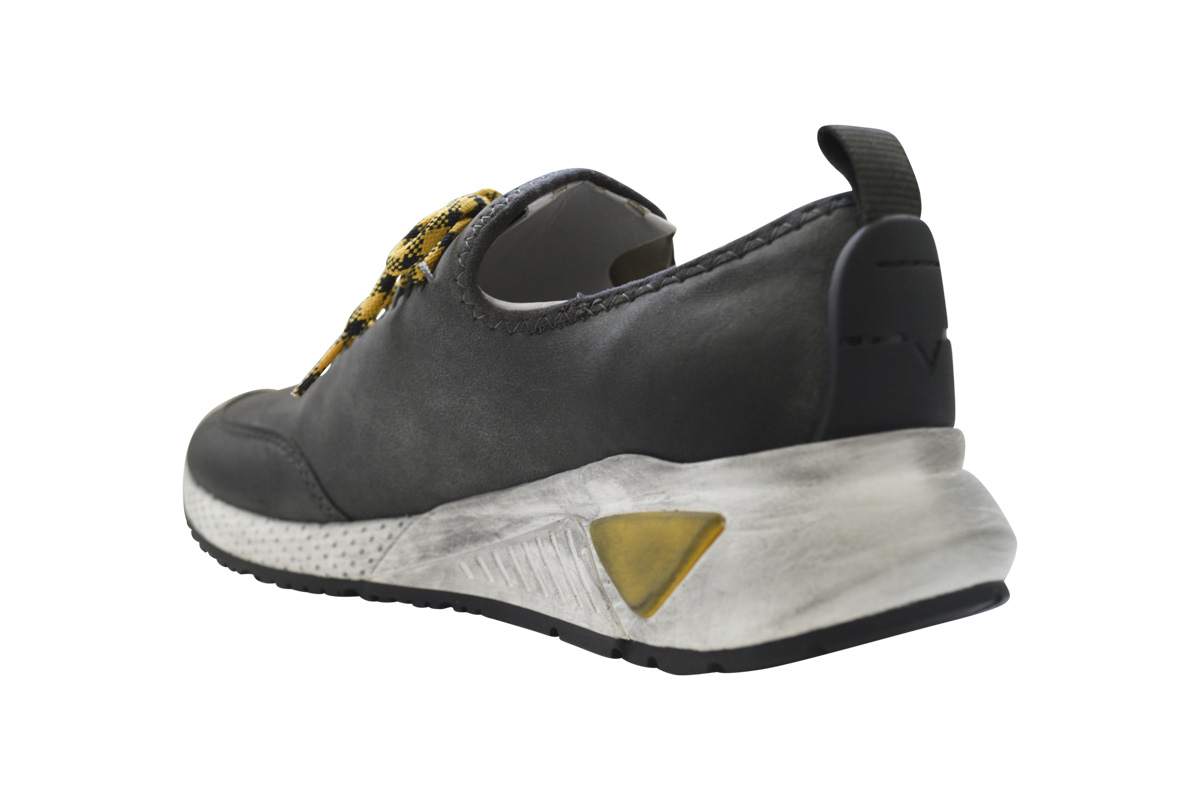 https://bo.fuzao.com.pt/FileUploads/produtos/homem/calcados/sneakers/fuzao_diesel_tennis-h_dy01534_azul_03_dzjvdqi0.jpg