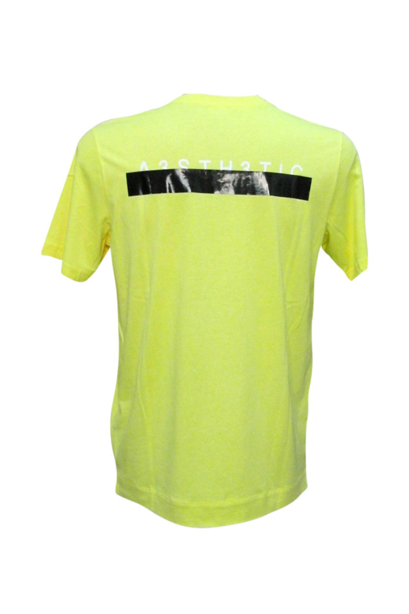 https://bo.fuzao.com.pt/FileUploads/produtos/homem/vestuario/tshirts/fuzao_diesel_t-shirt-amarela-letras-atras_d00snrh_05.jpg
