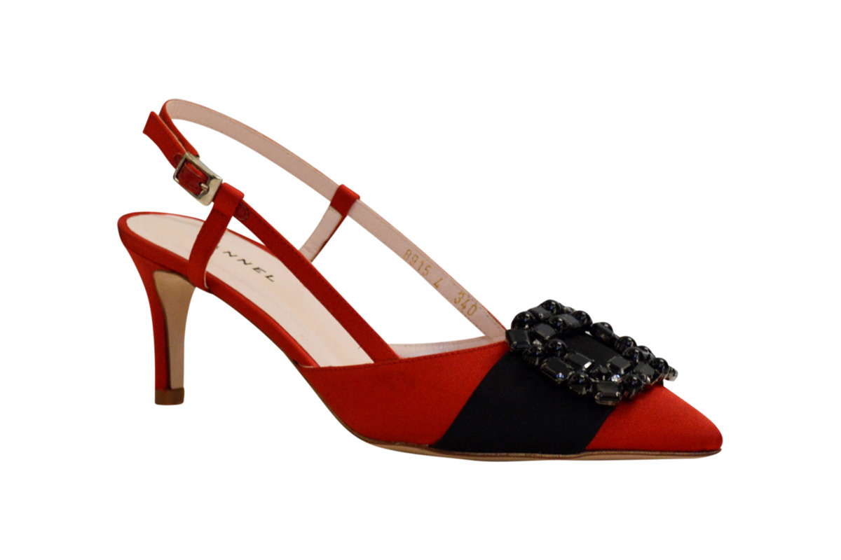 https://bo.fuzao.com.pt/FileUploads/produtos/senhora/calcados/sandalias/salto-alto/fuzao_vannel_sandalia-fechada_van8900_vermelho_02.jpg