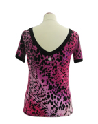 https://bo.fuzao.com.pt/FileUploads/produtos/senhora/vestuario/blusas/fuzao_blue-marine_t-shirt-animal-print-rosa-e-preto_000402s_02_thumb.jpg