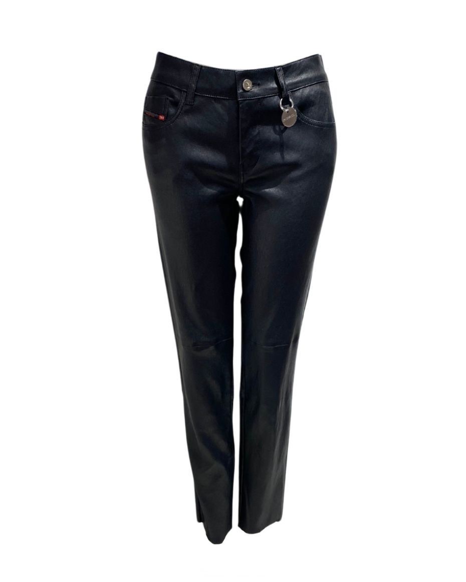 https://bo.fuzao.com.pt/FileUploads/produtos/senhora/vestuario/calcas/fuzao_diesel_calcapelecordeiro_d00sia.jpeg