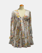 Vestido ajustavel no decote