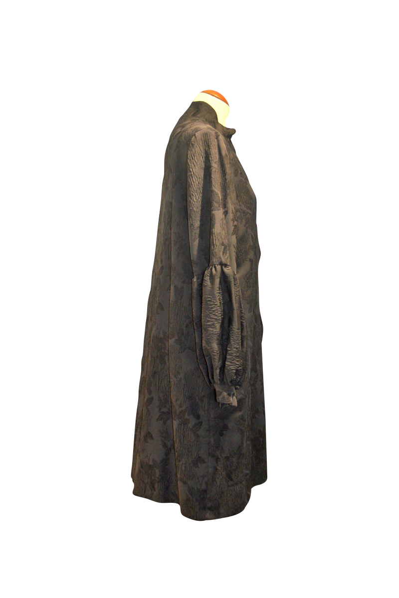 https://bo.fuzao.com.pt/FileUploads/produtos/senhora/vestuario/vestidos/fuzao_marylovesyou_vestido-casaco_mary063_preto_02.jpg